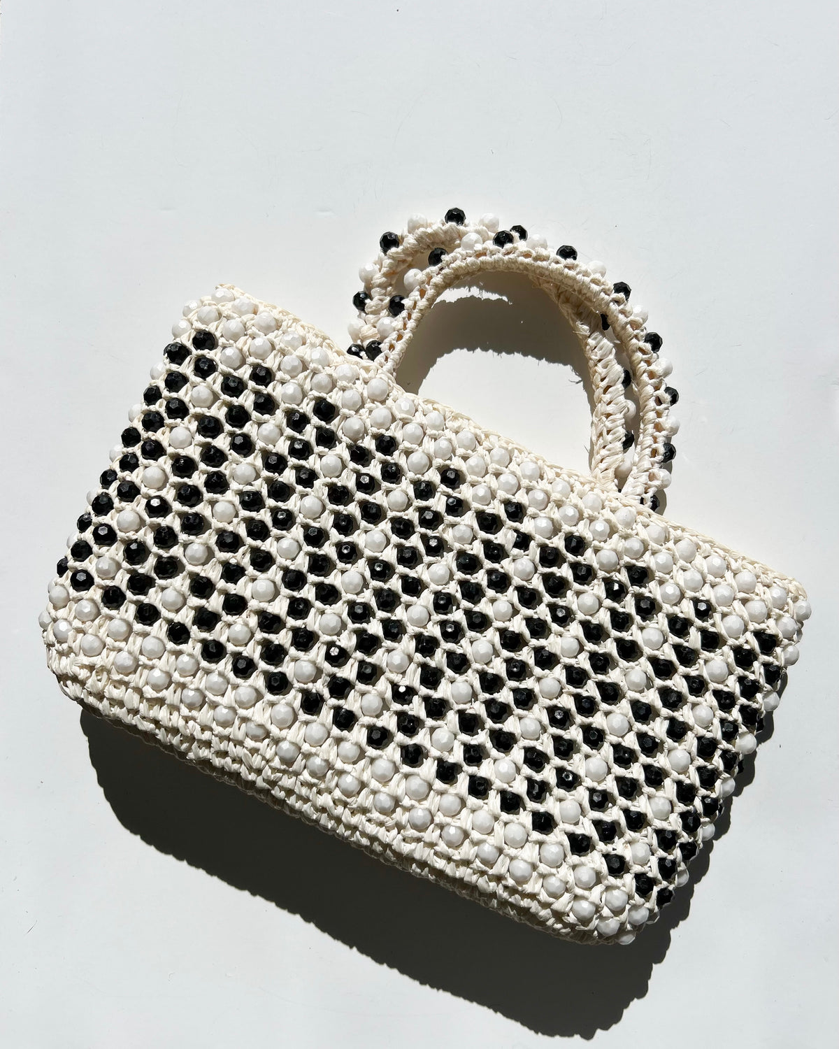 B&W RAFFIA HANDBAG